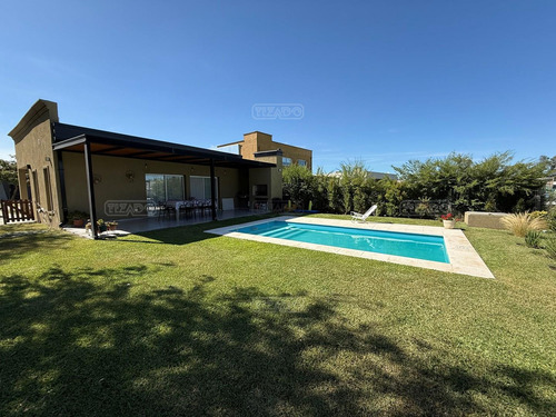 Casa En Venta En Santa Emilia, Pilar Del Este, Pilar
