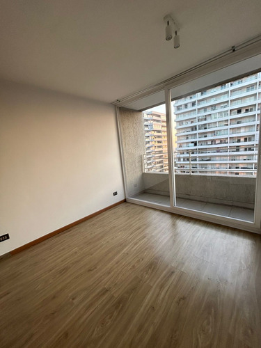 Arriendo Depto. De 1d1b En Fernandez Albano Metro El Parron