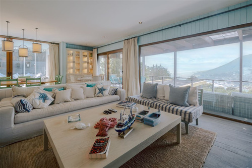 Espectacular Casa Familiar Con Vista A La Bahía De Zapallar