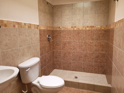 Imagen 26 de 30 de Venta Casa Q 1,430,000 En Ciudad Guatemala