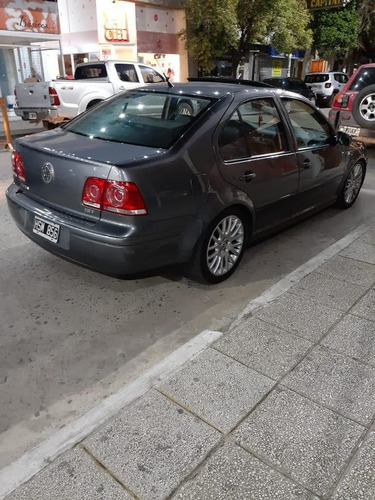 Imagen 2 de 13 de Volkswagen Bora 2008 1.8 Highline T Tiptronic Cuero