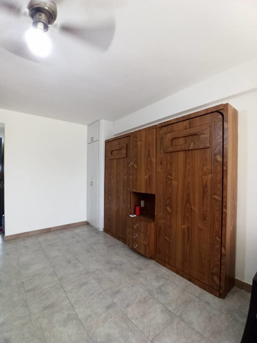 Imagen 8 de 13 de Cómodo Apartamento En Venta. Via Aguasal, Al Lado Del Club