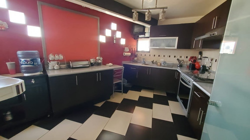 Inversión Con Doble Propósito: Casa + Salón De Fiestas, Calle Cardenales, Col. Parque Residencial Coacalco, Ecatepec, Edo. Méx.