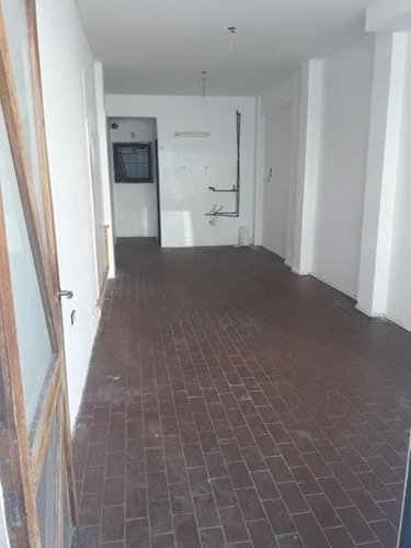 Imagen 2 de 4 de Local Pb Bº Alberdi Con Renta A 2 Cuadras Plaza Colon