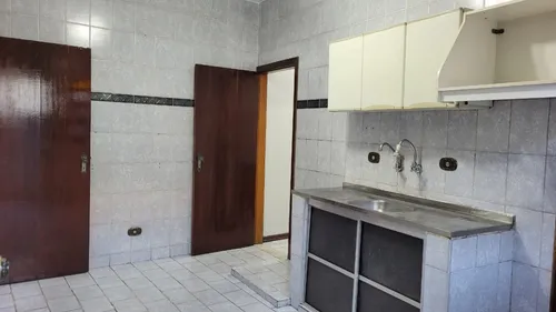 Vendo Casa Térrea Na Vila Das Graças Taubaté, Ótima Localização, 2 Quartos E 2 Vagas De Garagem Coberta, A 10 Minutos Do Centro A Pé.