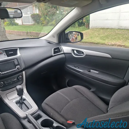 Nissan Sentra 1.8 B17 Advance