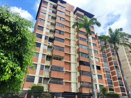 Bello Y Amplio Apartamento En Venta Chuao Caracas 24-5358