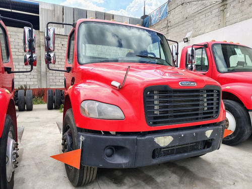 Freigthliner M2 Rabón Camello
