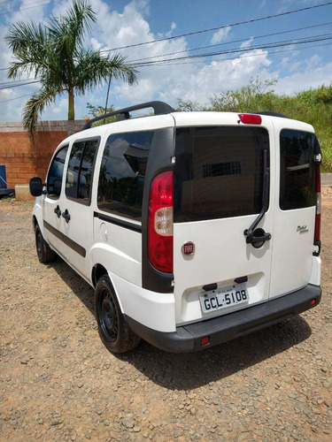 Imagem 7 de 11 de Fiat Doblo Essence 7 Lugares 2016/2017
