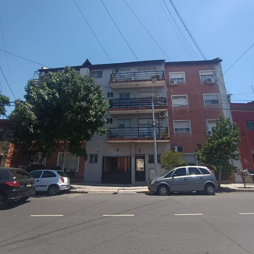 Departamento C/ Balcón Y Cocheras-luz Avell Centro