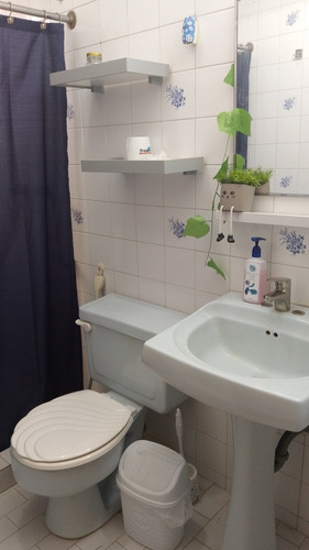 Se Alquila Habitación Para Caballero En La Carlota.