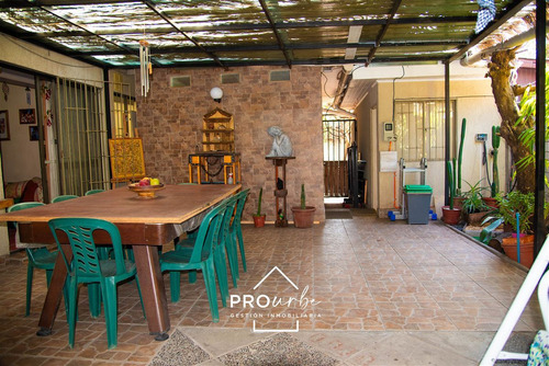 Casa En Venta, Cip, 7 D Y 6 B Las Condes Metro Los Dominicos