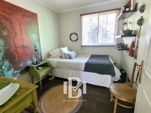 Casa En Venta De 5 Dorm. En Lo Barnechea