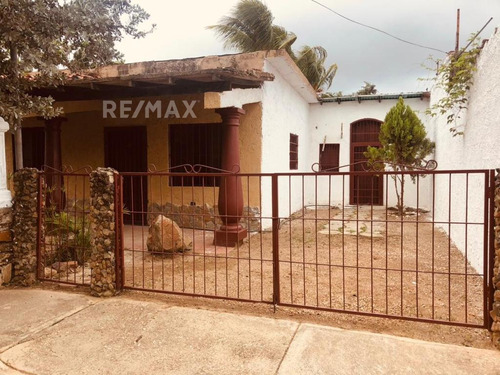 Re/max 2mil Vende Casa En El Sector Maneiro, Agua De Vaca. Isla De Margarita, Estado Nueva Esparta