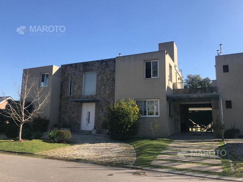 Imagen 3 de 30 de Casa En Venta En Barrio La Celina- Maroto Propiedades