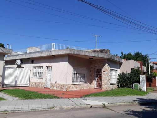 Venta Casa 3 Ambientes Bernal