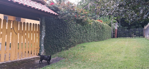 Casa Com 2 Quartos, 2 Banheiros, 2 Vagas Na Garagem