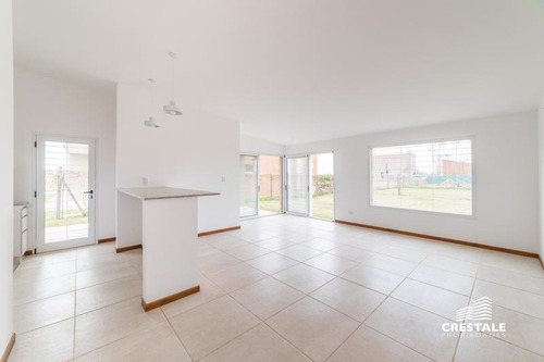 Imagen 8 de 18 de Casa 3 Dormitorios En Venta - Funes Norte
