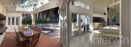 Casa - 5 Ambientes Con Pileta Y Cochera - Costa Atlantica - Carilo - Venta