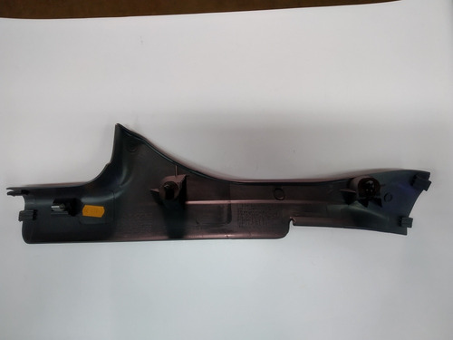 Imagen 2 de 3 de Cubrezocalo Trasero Suran Derecho Original Volkswagen