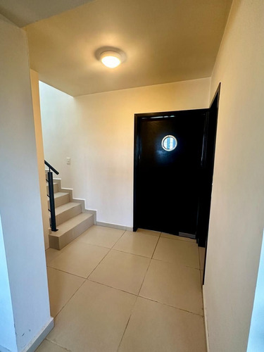 Casa En Venta En Tejeda Corregidora, 4 Habitaciones Y Jardín