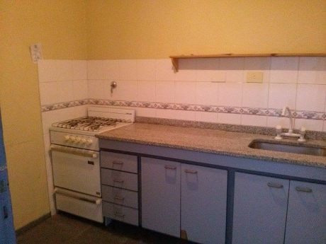 Imagen 3 de 10 de Salon En Venta En Quilmes Oeste