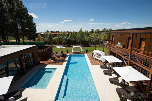 Hotel - Carmelo - Colonia - Uruguay - Venta