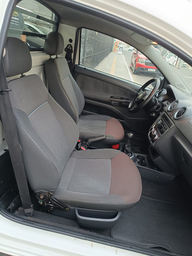 Volkswagen Saveiro 1.6 MI CS 8V FLEX 2P MANUAL G.V