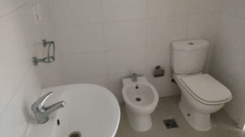 Imagen 8 de 9 de Panorámico Noreste A Plaza L. Batlle, Alquiler $ 23.0000 Y Con Opción A Compra $ 28.800