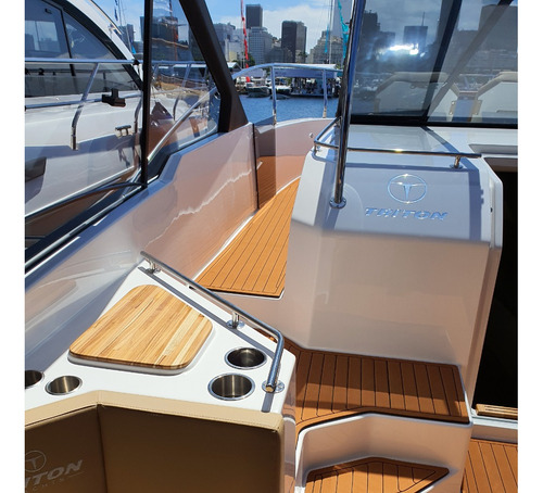 Lancha Triton Flyer 38 Ht - 2023