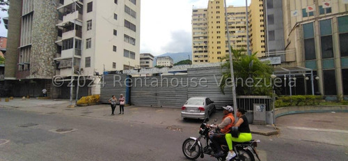 Terreno En Venta En Plaza Venezuela Caracas A Pie De Calle Alto Transito Angela Tochon