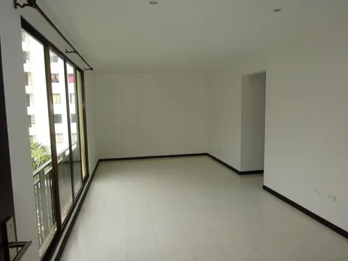 Apartamento En Arriendo En El Refugio. Cod A8105