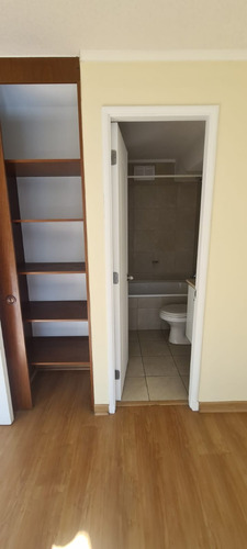 Excelente Departamento Metro Sta Lucia Y Catolica