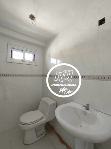 Imagen 8 de 14 de Res. Mocoties Amplio Town House A Estrenar Con Patio Privado