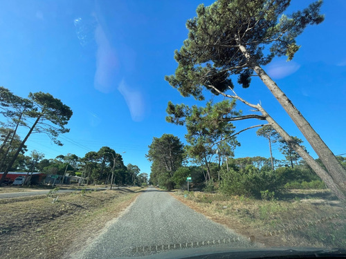 Guazuvirá Frente A La Playa, De La Principal A La Derecha Dos Cuadras