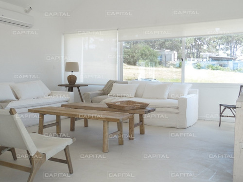 Imagen 2 de 30 de Casa De Cinco Dormitorios En Jose Ignacio - Barrio Privado Pinar Del Faro- Ref: 26524