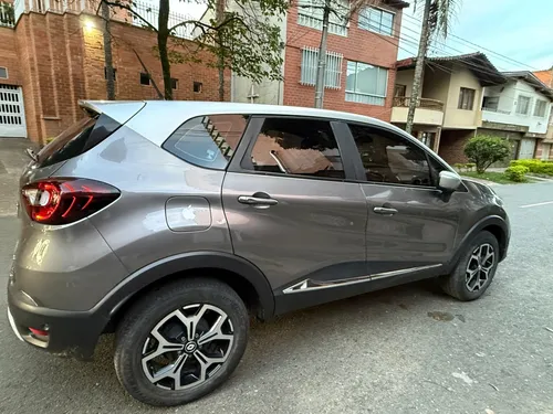 Renault Captur 1.3 T Iconic Cvt