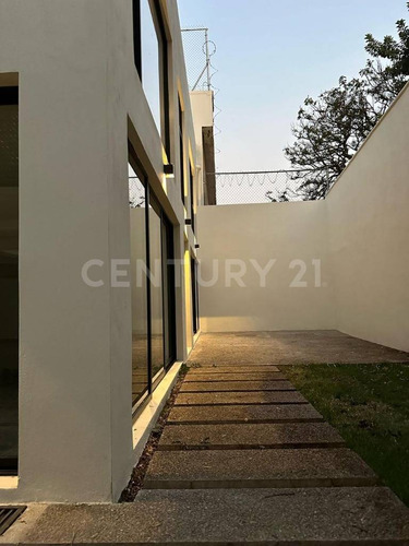Venta De Casa En Col. Jacarandas Excelente Ubicacion Cerca De Plan De Ayala.