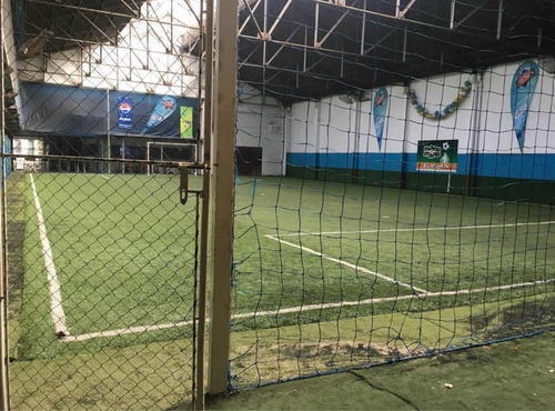 Salón Para Cumpleaños Con Cancha De Futbol 5