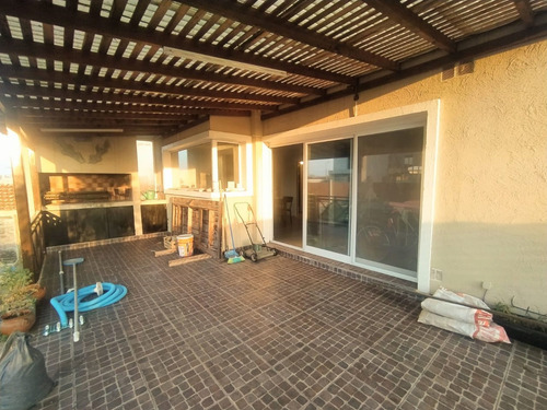 Imagen 28 de 30 de Venta Casa Moderna, Barrio Laguna Azul