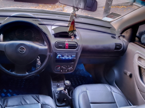 Chevrolet Corsa 1.8 Gl Aa Dh 5P