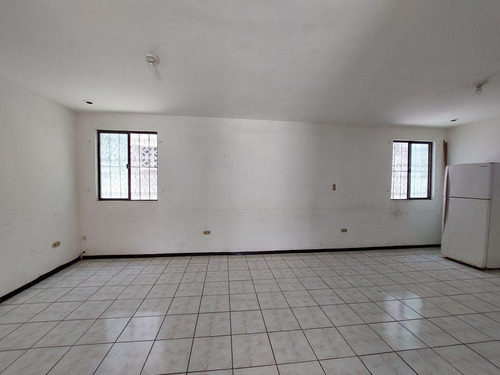 Casa En Venta En Fraccionamiento Torremolinos En Guadalupe Nuevo Leon