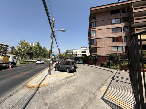 Departamento En Venta De 2 Dorm. En Las Condes