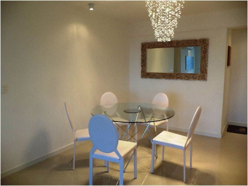 Venta De Apartamento 2 Dormitorios, En Playa Brava.