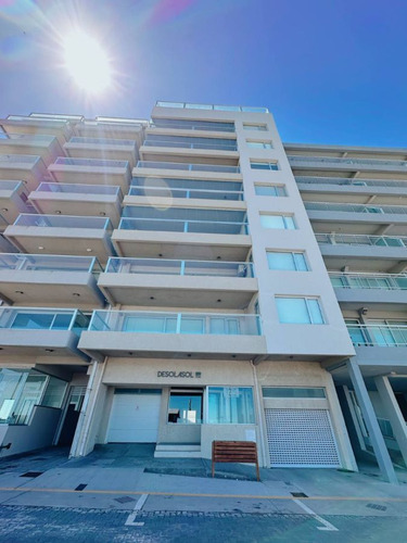 Departamento En Venta De 2 Dormitorios C/ Cochera En Monte Hermoso