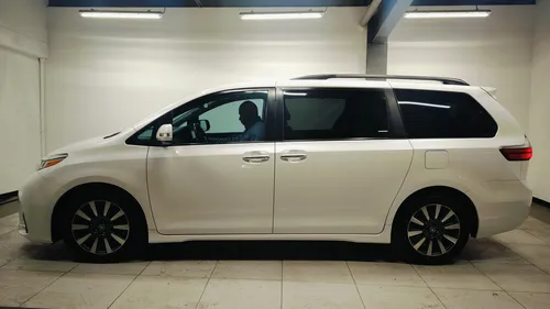 Toyota Sienna 3.5 Limited At