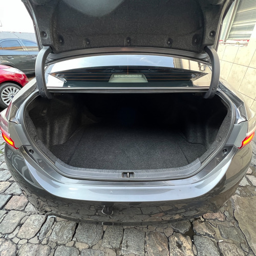 Imagen 14 de 16 de Toyota Corolla Xei 4p 2017