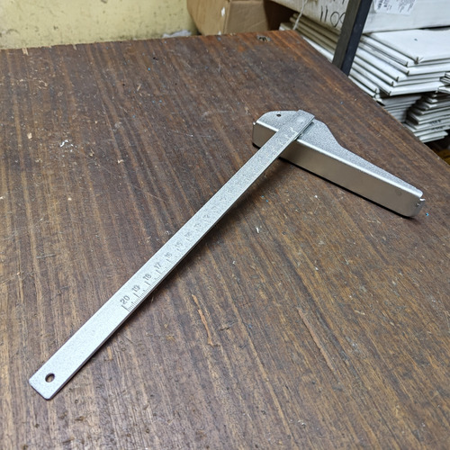 Guia De Metal Para Sierra Circular 20cm X 16mm Espesor