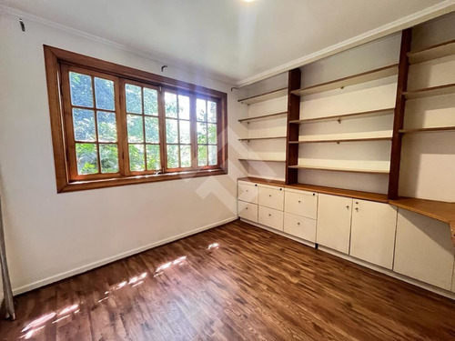 Casa En Venta De 4 Dorm. En Colina