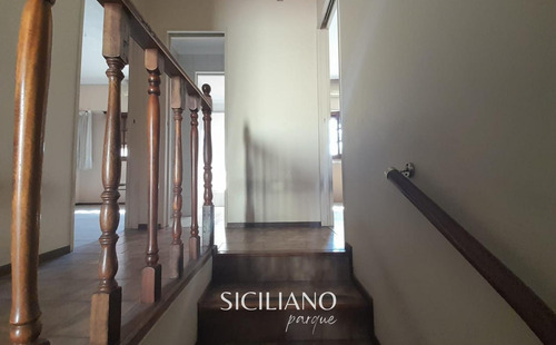Reservado - Casa - Boedo - 4 Amb C/garage, Patio, Balcón, Quincho Y Parrilla S/lote Propio. - 218m²